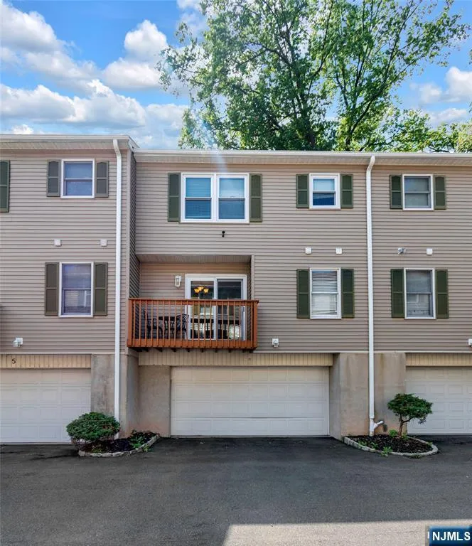 664 Irvington Avenue 6 Maplewood, NJ 07040