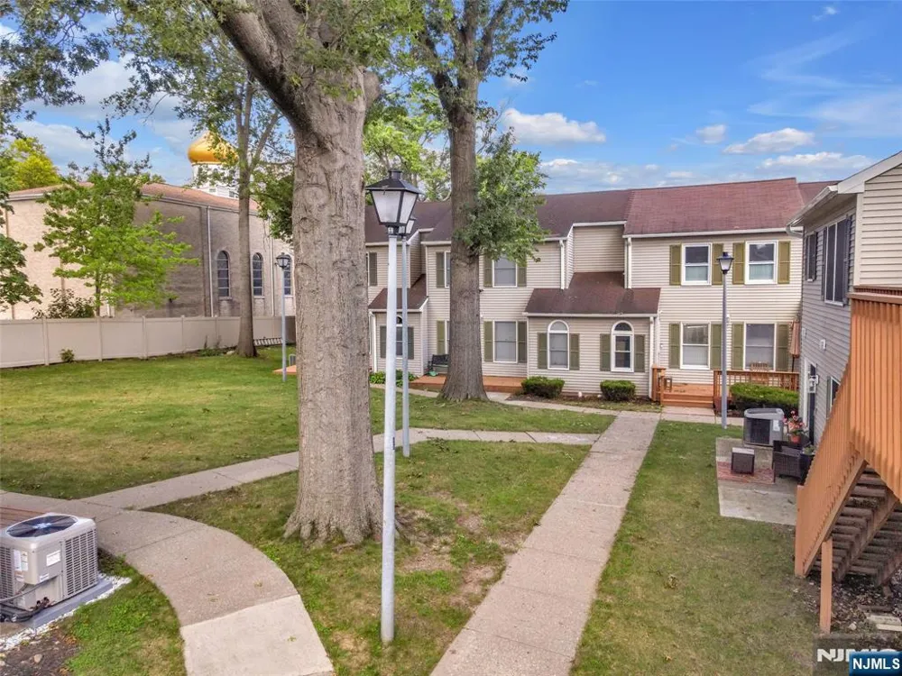 664 Irvington Avenue 6 Maplewood, NJ 07040