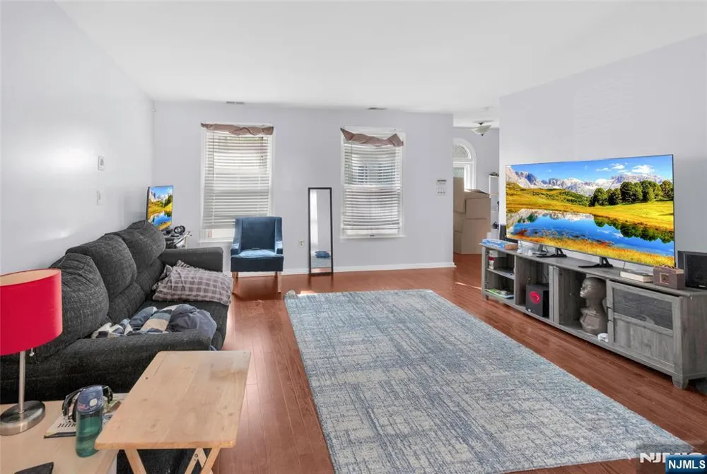 664 Irvington Avenue 6 Maplewood, NJ 07040