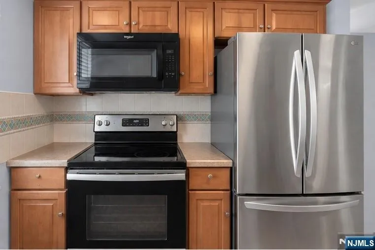 664 Irvington Avenue 6 Maplewood, NJ 07040