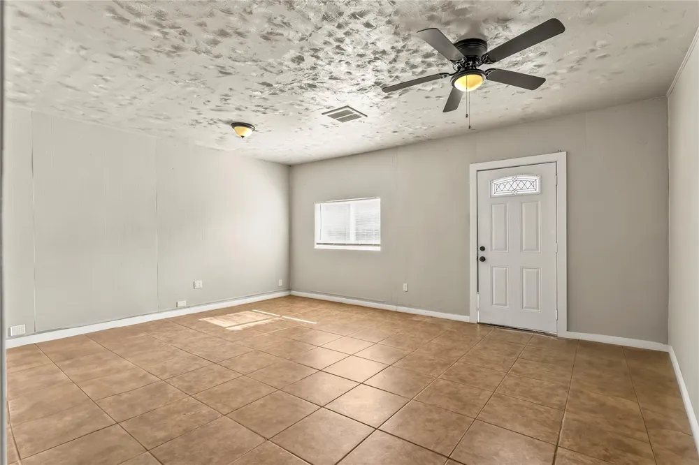 11455 Spottswood Drive Hockley, TX 77016