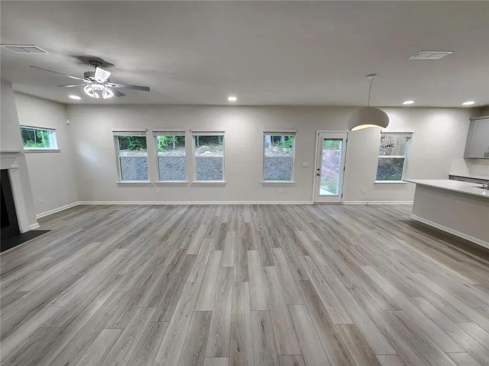 235 Valley Oak Drive Dawsonville, GA 30534