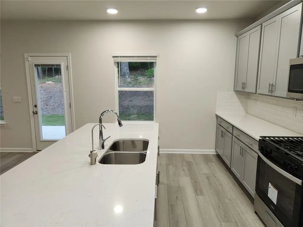235 Valley Oak Drive Dawsonville, GA 30534
