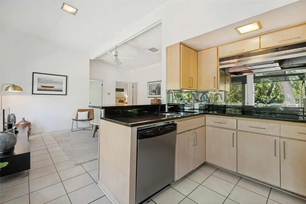 7306 Walling Lane Dallas, TX 75231