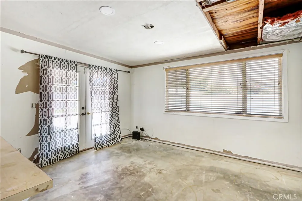 27091 Val Deane Hemet, CA 92544