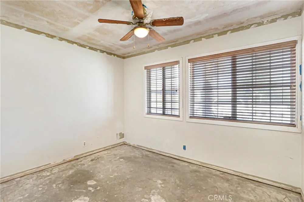 27091 Val Deane Hemet, CA 92544