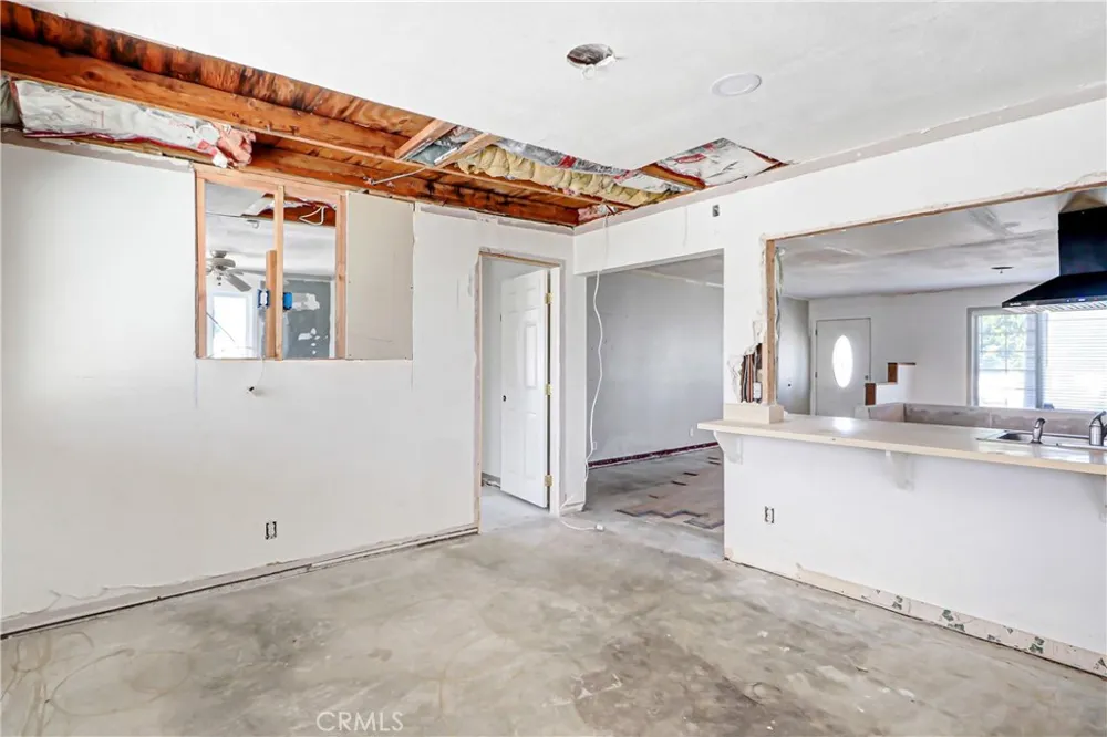 27091 Val Deane Hemet, CA 92544