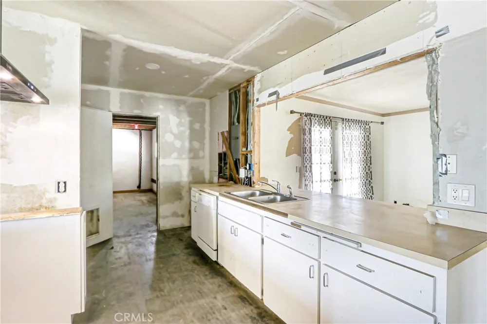 27091 Val Deane Hemet, CA 92544