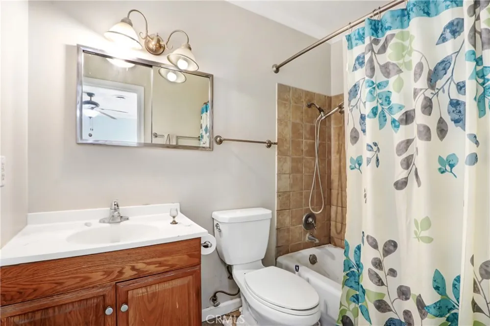 27091 Val Deane Hemet, CA 92544