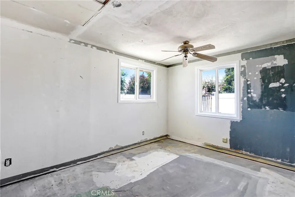 27091 Val Deane Hemet, CA 92544