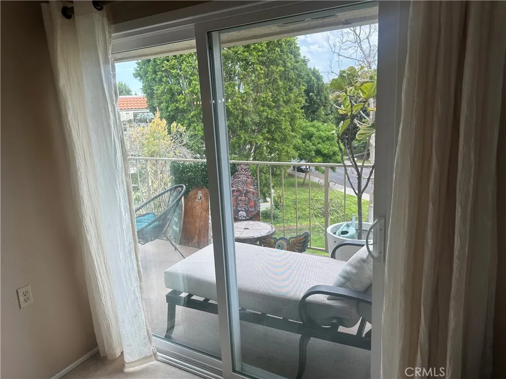2396 W Via Mariposa W #3H Laguna Woods, CA 92637