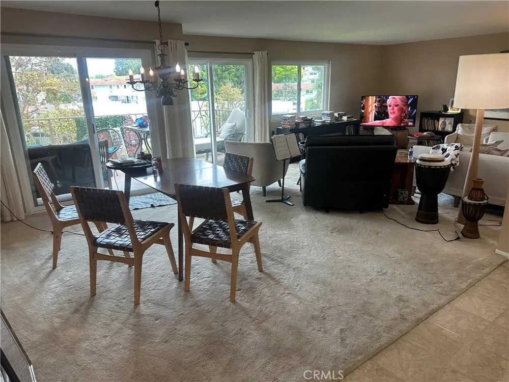 2396 W Via Mariposa W #3H Laguna Woods, CA 92637