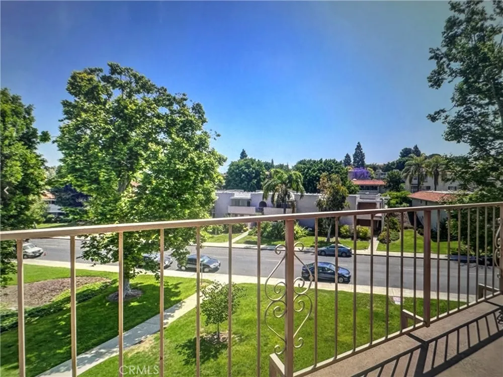 2396 W Via Mariposa W #3H Laguna Woods, CA 92637
