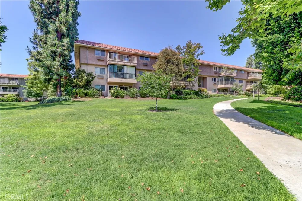 2396 W Via Mariposa W #3H Laguna Woods, CA 92637