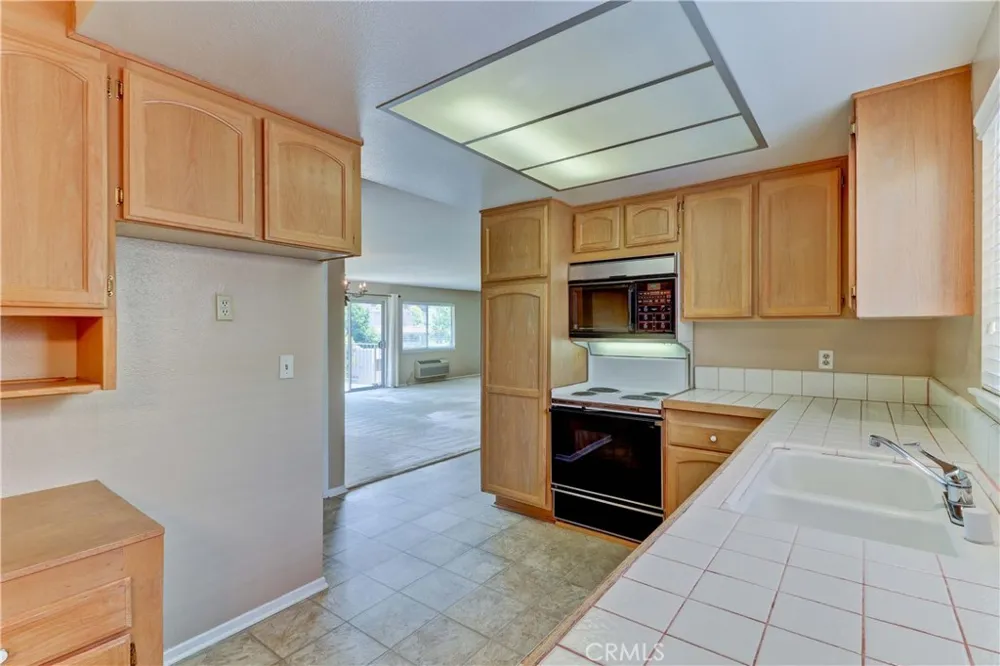 2396 W Via Mariposa W #3H Laguna Woods, CA 92637