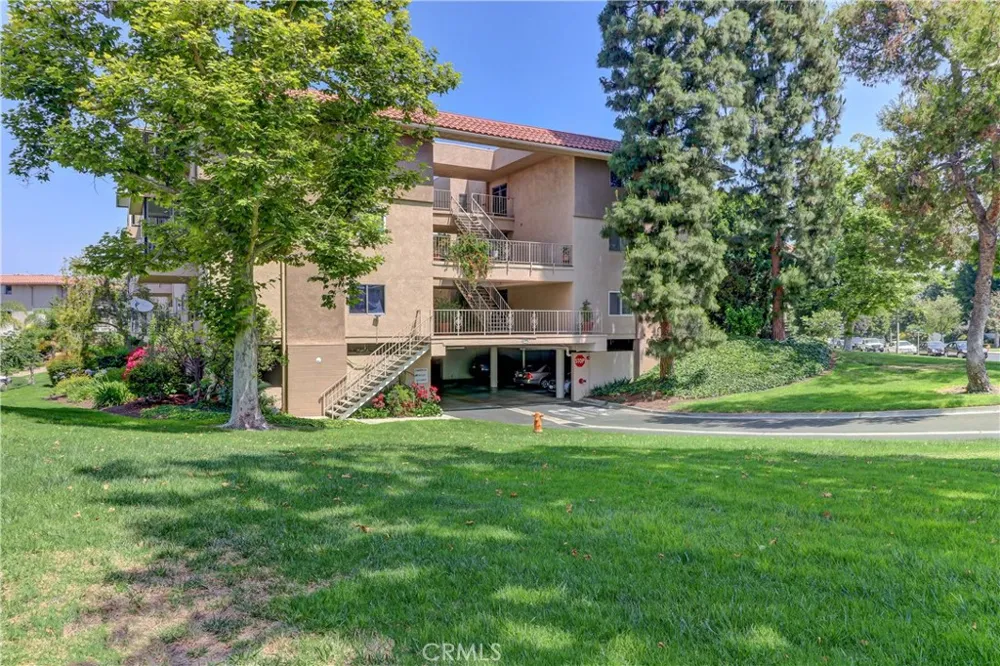 2396 W Via Mariposa W #3H Laguna Woods, CA 92637