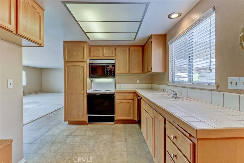 2396 W Via Mariposa W #3H Laguna Woods, CA 92637