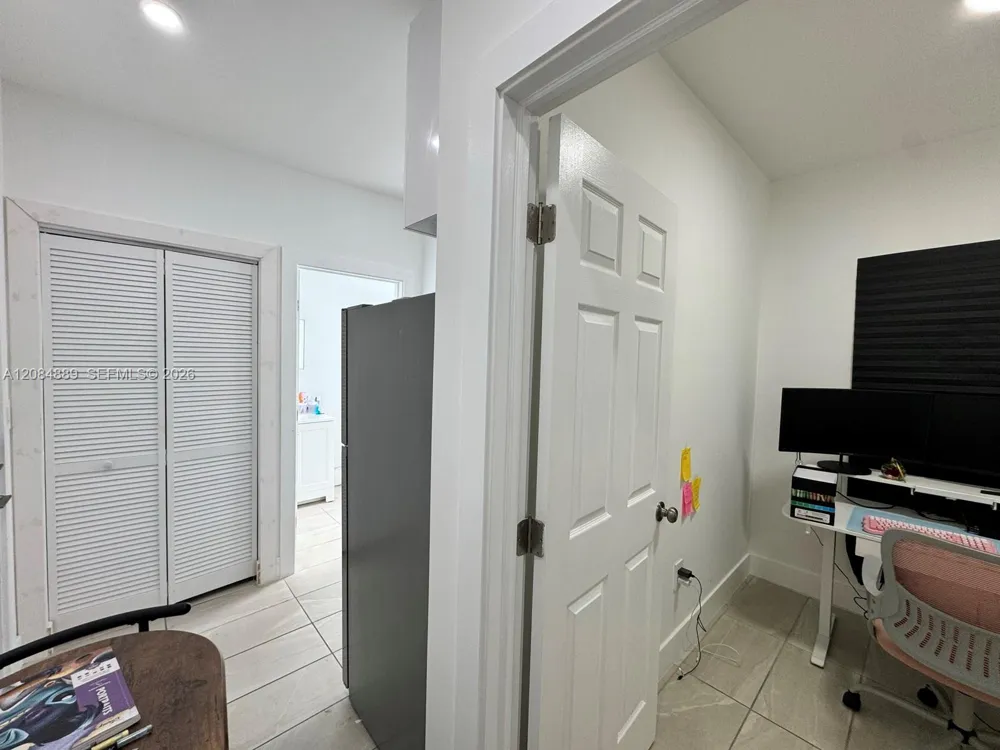 1631 NW 3 St #8 Miami, FL 33125