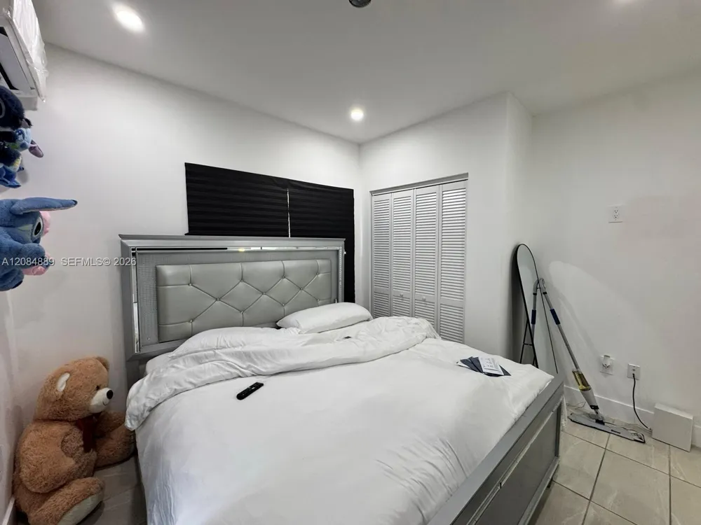 1631 NW 3 St #8 Miami, FL 33125