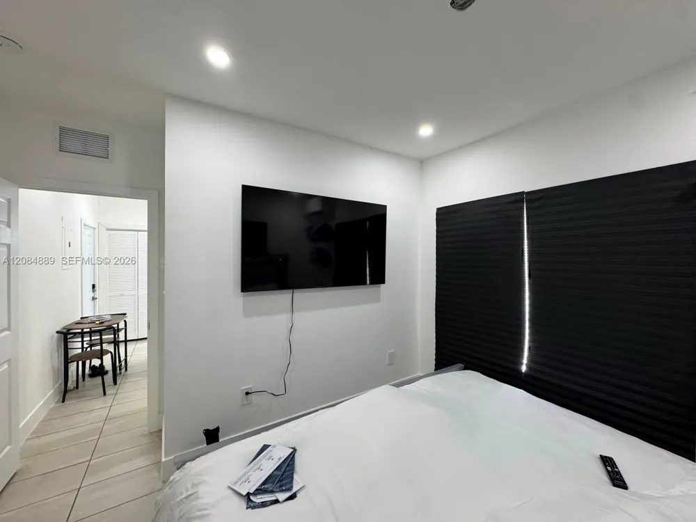 1631 NW 3 St #8 Miami, FL 33125