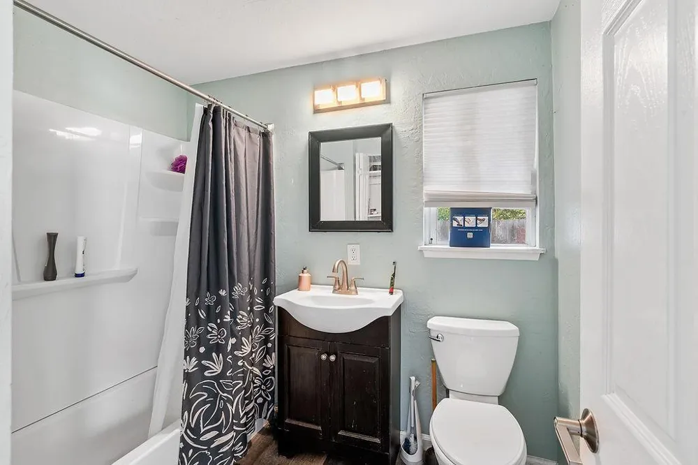 3710 Bodega Avenue Petaluma, CA 94952
