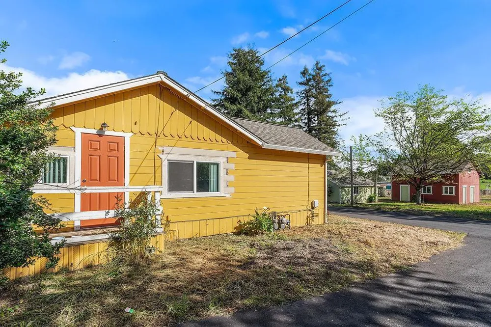 3710 Bodega Avenue Petaluma, CA 94952
