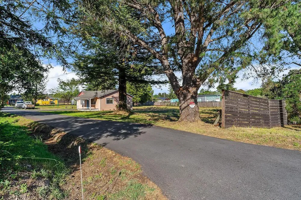 3710 Bodega Avenue Petaluma, CA 94952