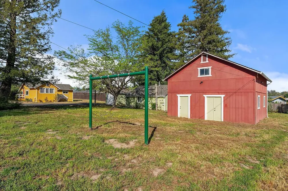 3710 Bodega Avenue Petaluma, CA 94952