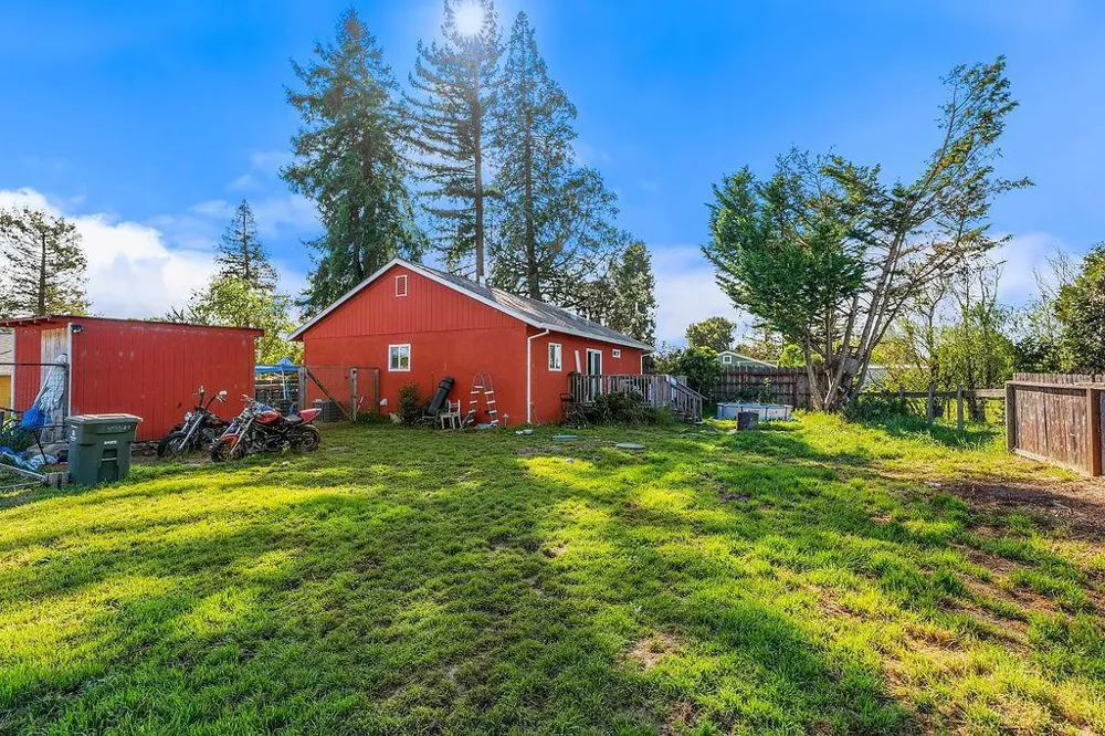 3710 Bodega Avenue Petaluma, CA 94952