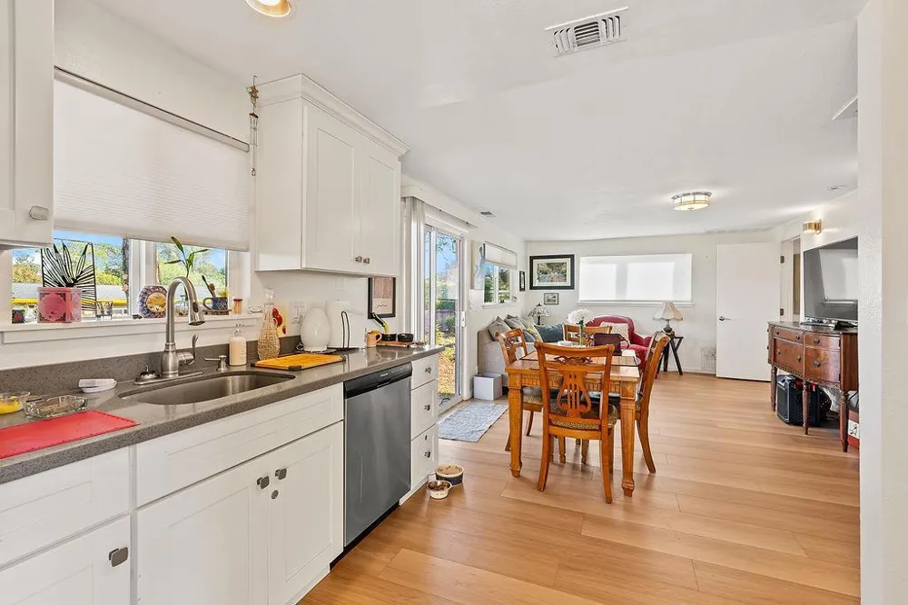 3710 Bodega Avenue Petaluma, CA 94952