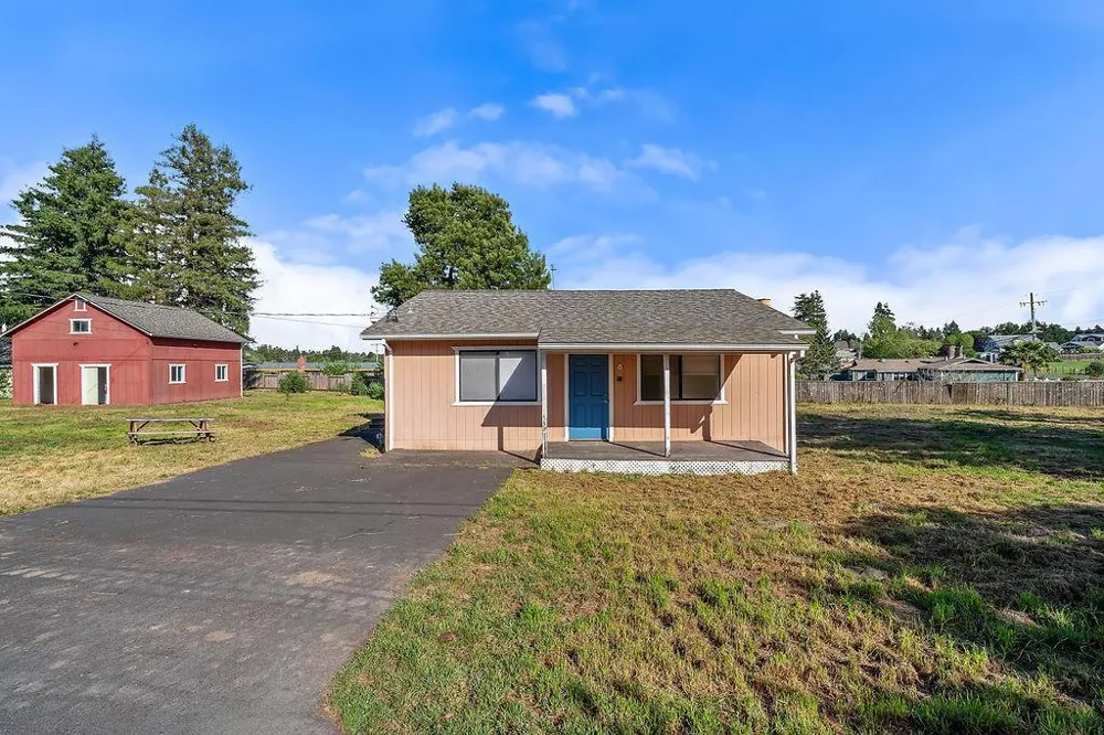 3710 Bodega Avenue Petaluma, CA 94952