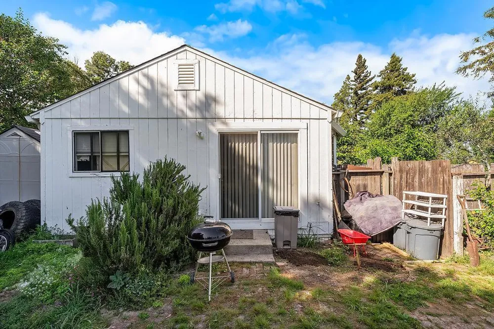 3710 Bodega Avenue Petaluma, CA 94952