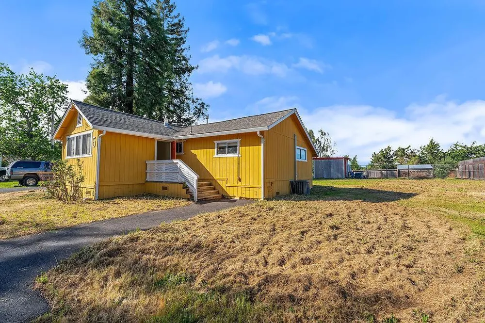 3710 Bodega Avenue Petaluma, CA 94952