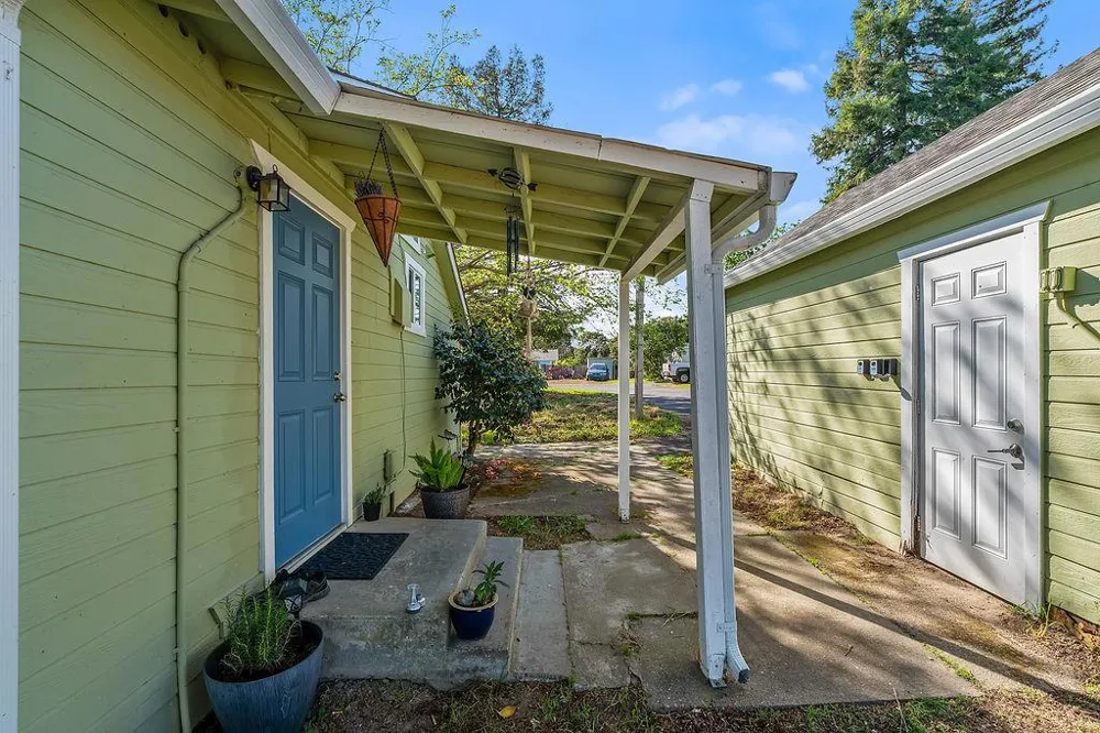 3710 Bodega Avenue Petaluma, CA 94952