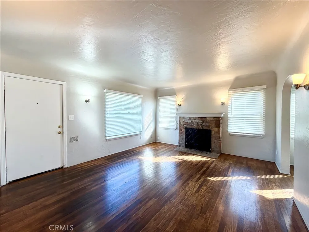 2201 F Merced, CA 95340