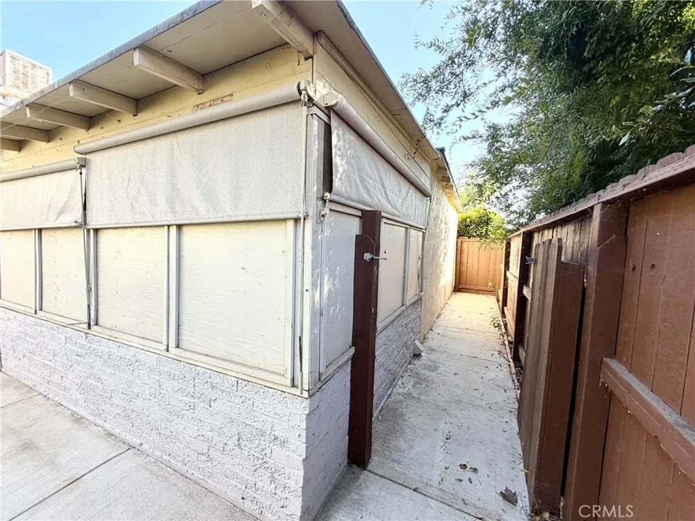 2201 F Merced, CA 95340