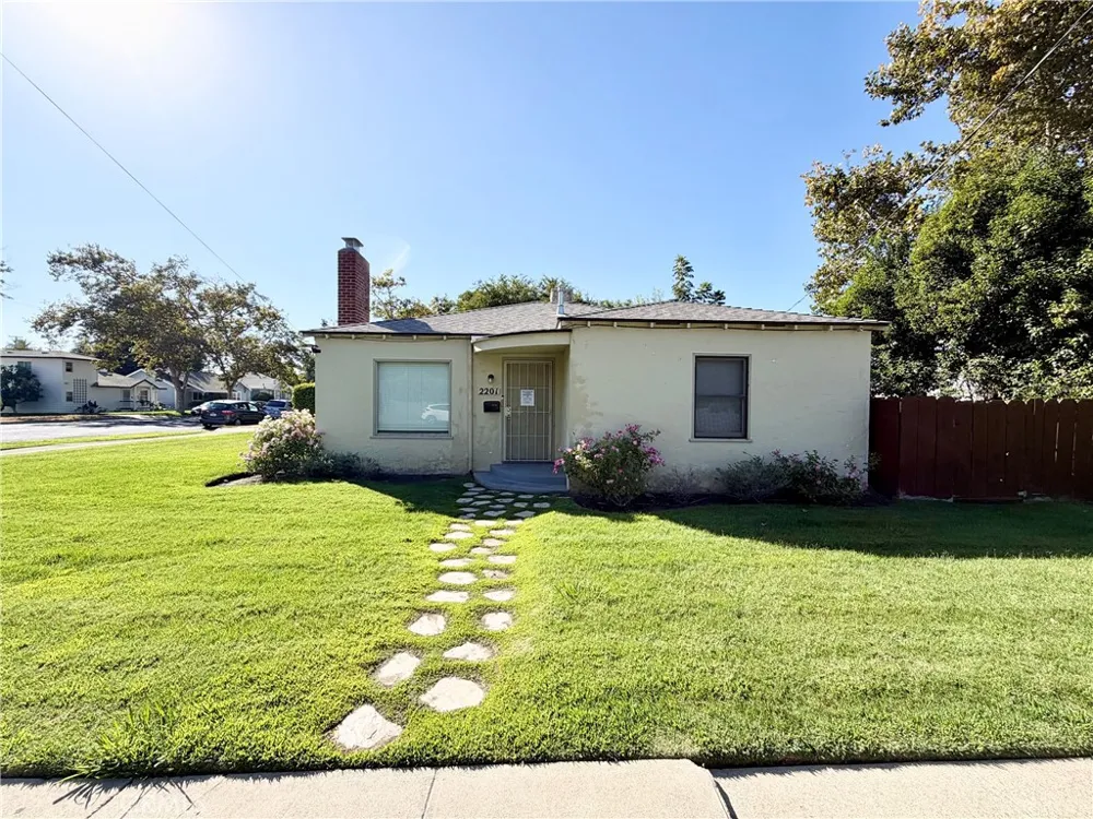2201 F Merced, CA 95340