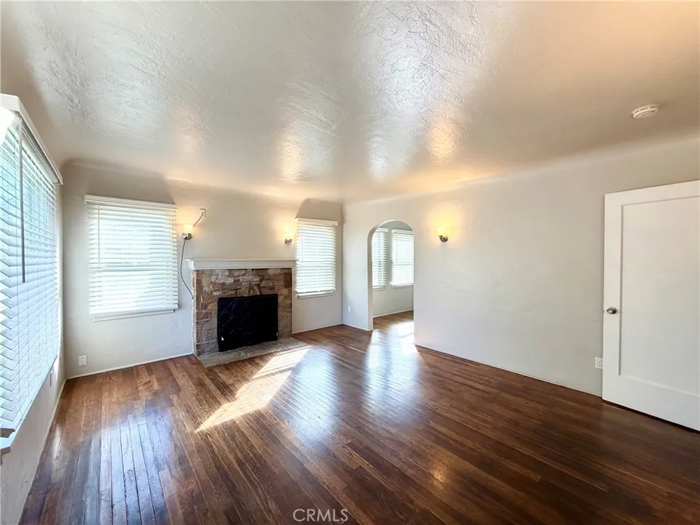 2201 F Merced, CA 95340