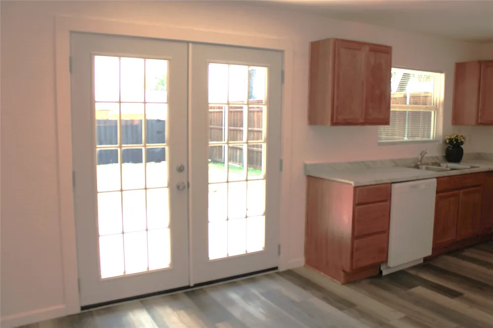 918 Heritage Circle Garland, TX 75043
