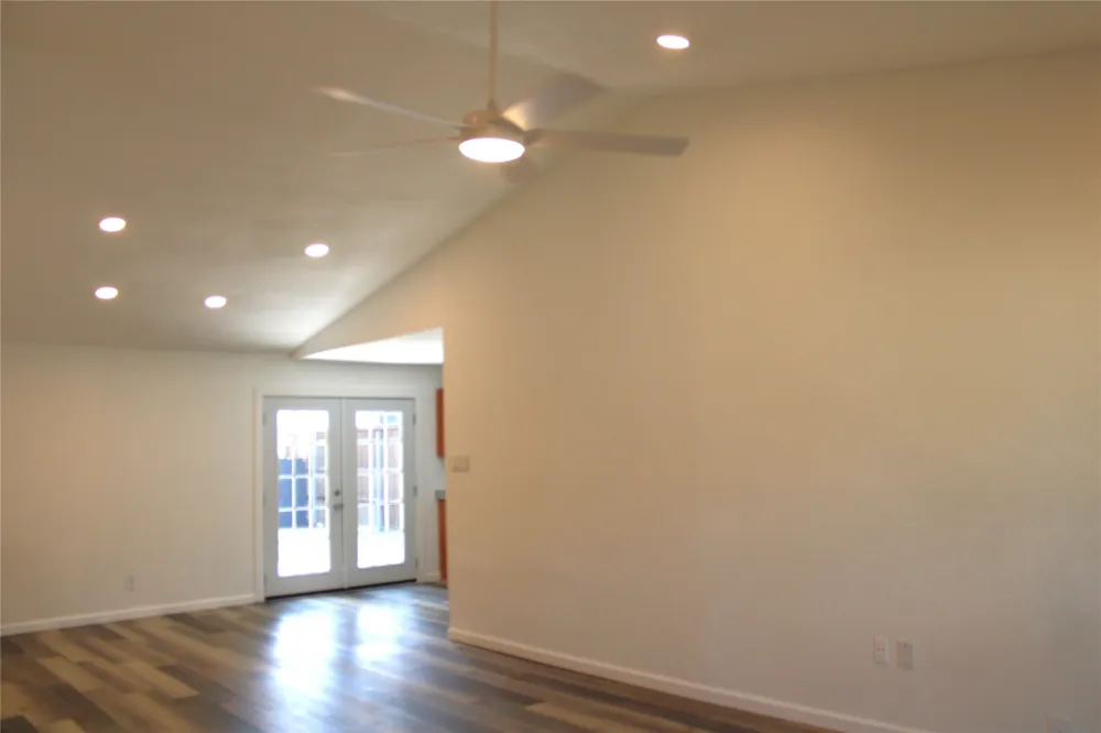 918 Heritage Circle Garland, TX 75043