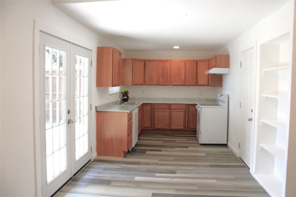 918 Heritage Circle Garland, TX 75043