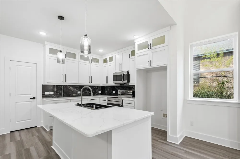 4448 Marcell Avenue Dallas, TX 75211