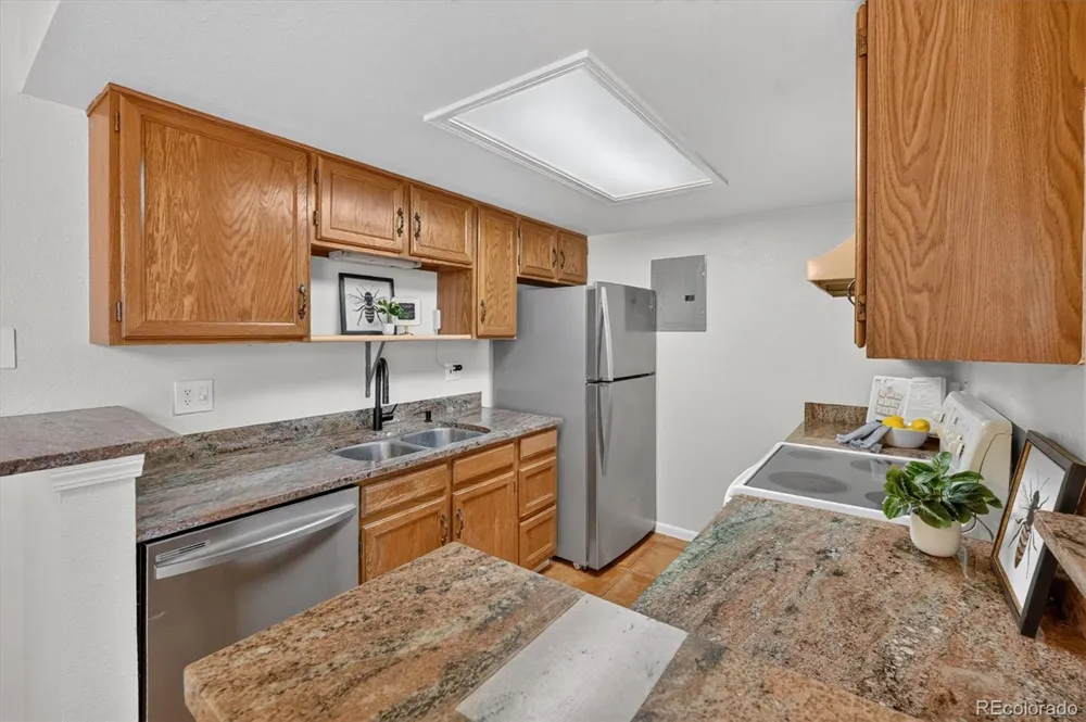 942 S Walden Street #204 Aurora, CO 80017