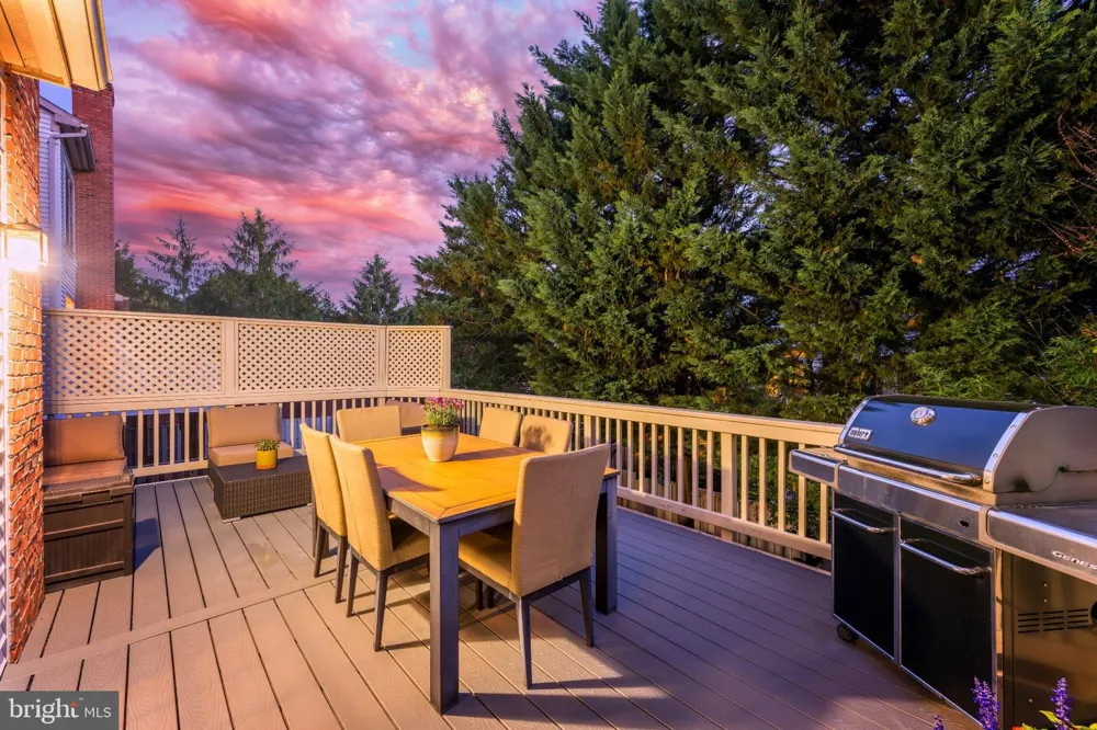 8505 WESTOWN WAY Vienna, VA 22182
