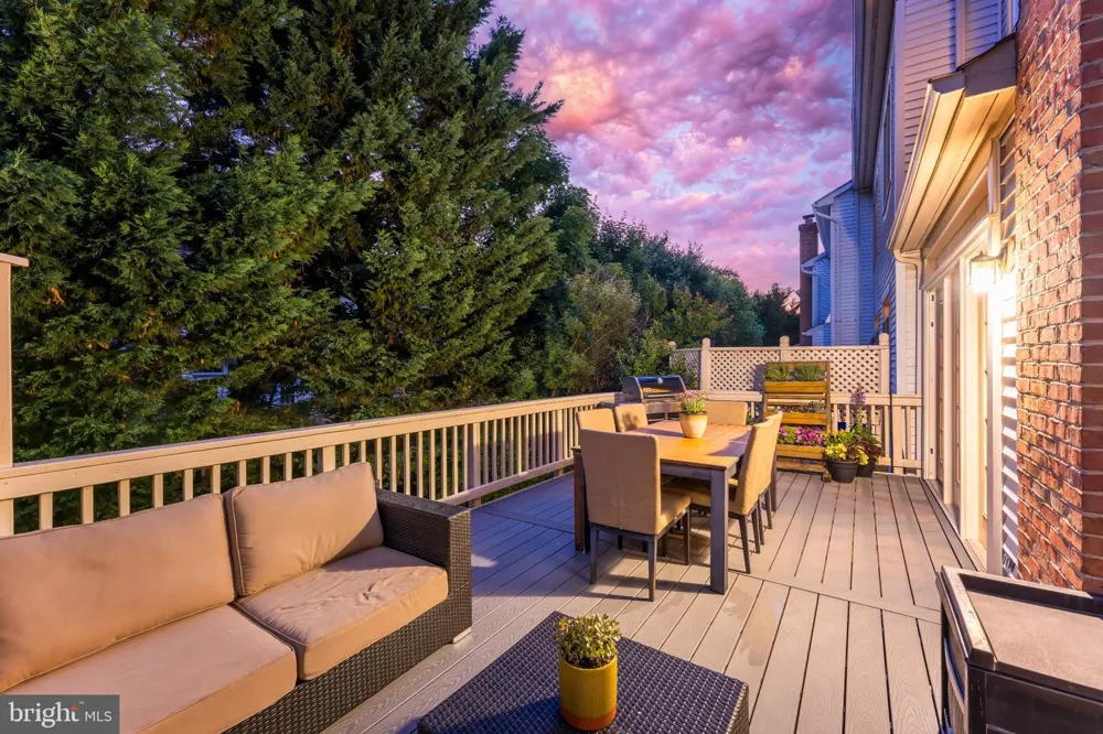 8505 WESTOWN WAY Vienna, VA 22182