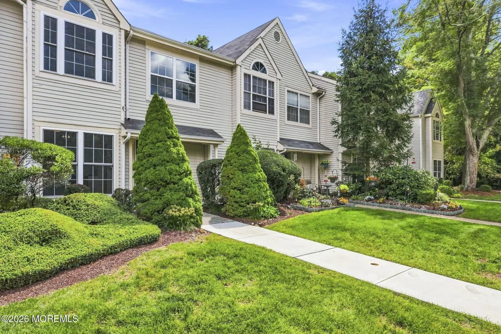 496 Cottonwood Court Howell, NJ 07731