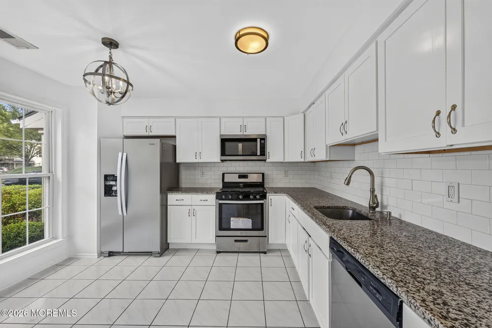 496 Cottonwood Court Howell, NJ 07731