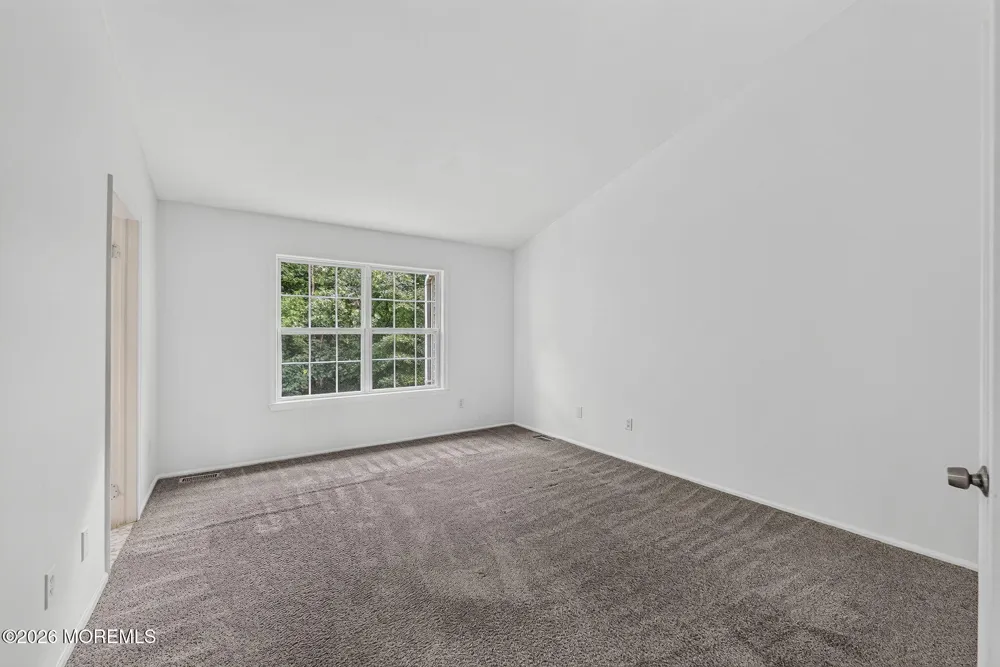 496 Cottonwood Court Howell, NJ 07731