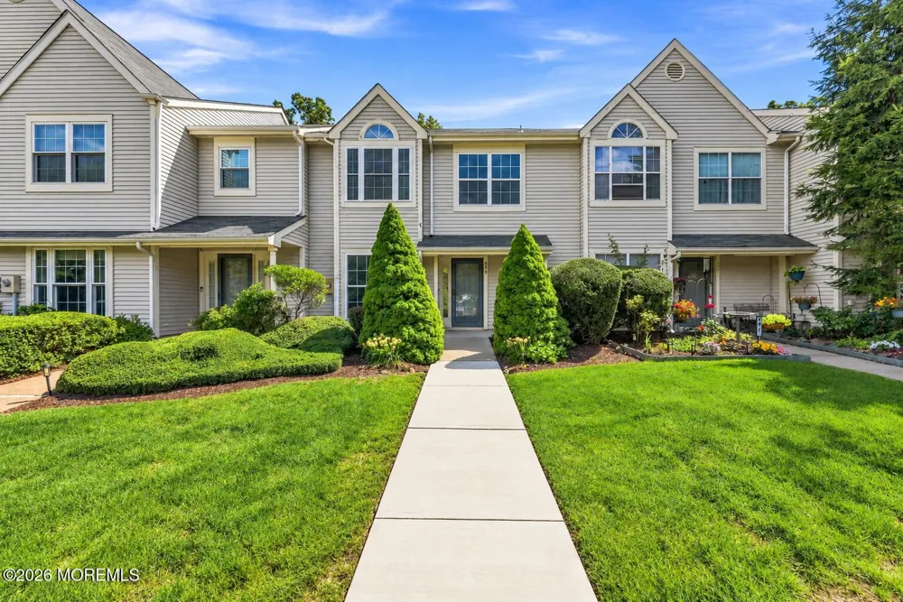 496 Cottonwood Court Howell, NJ 07731