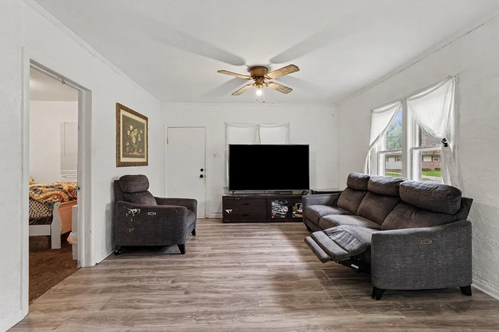 952 Calvary Avenue NW Grand Rapids, MI 49504